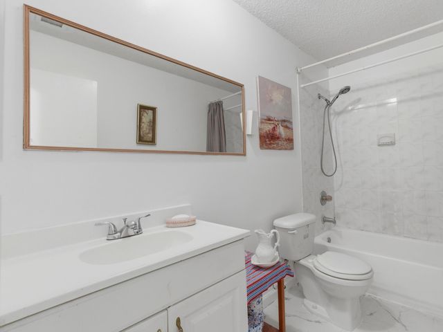 3920 Woodside Drive Apt 11, Coral Springs, FL 33065