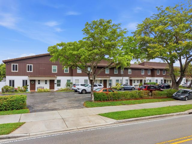 3920 Woodside Drive Apt 11, Coral Springs, FL 33065