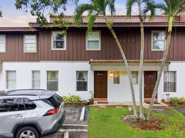 3920 Woodside Drive Apt 11, Coral Springs, FL 33065