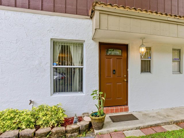 3920 Woodside Drive Apt 11, Coral Springs, FL 33065