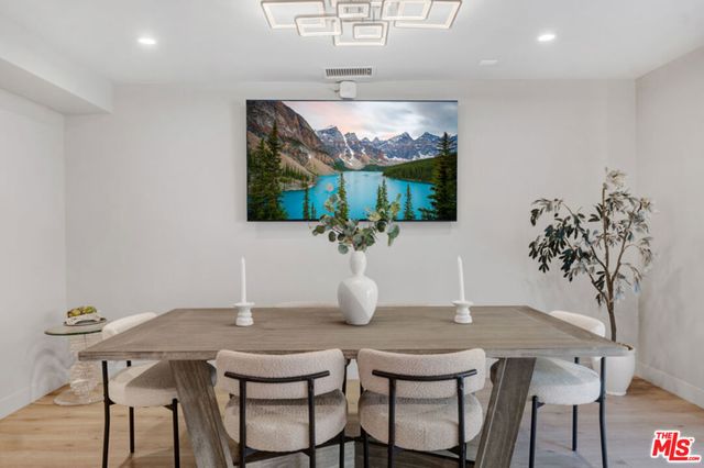 7966 Mulholland Drive, Los Angeles, CA 90046