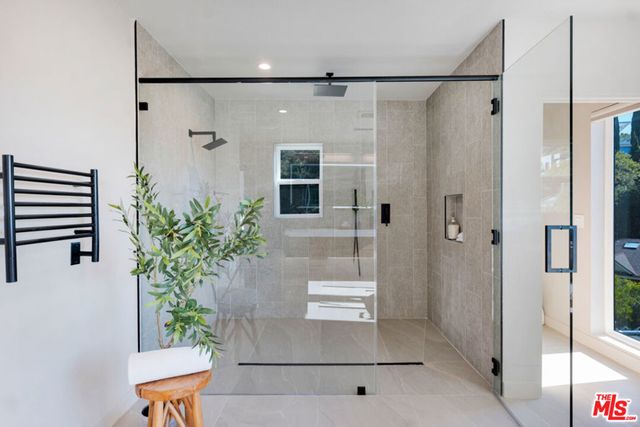 7966 Mulholland Drive, Los Angeles, CA 90046