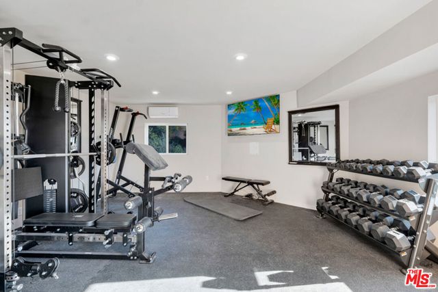 7966 Mulholland Drive, Los Angeles, CA 90046