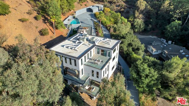 7966 Mulholland Drive, Los Angeles, CA 90046