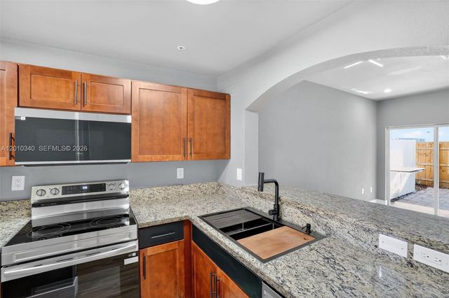 7995 NW 8th Street 100C, Miami, FL 33126