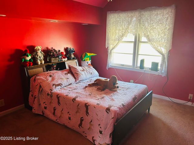 5213 Stephan Dr, Louisville, KY 40258