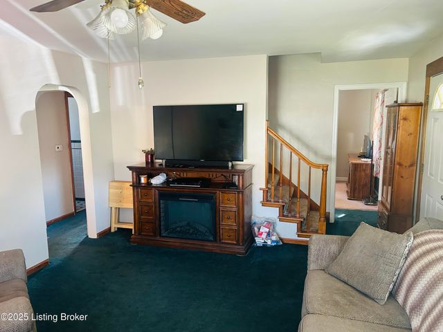 5213 Stephan Dr, Louisville, KY 40258