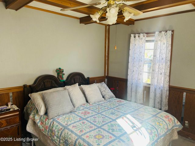 5213 Stephan Dr, Louisville, KY 40258