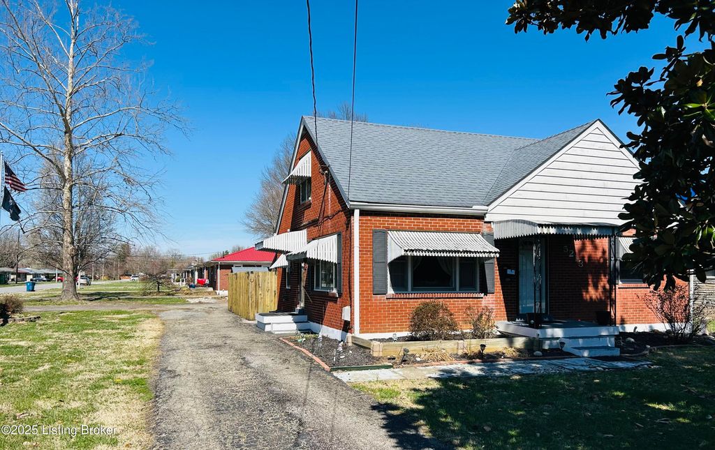 5213 Stephan Dr, Louisville, KY 40258