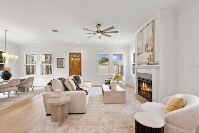 413 W PARIS STREET, Tampa, FL 33604