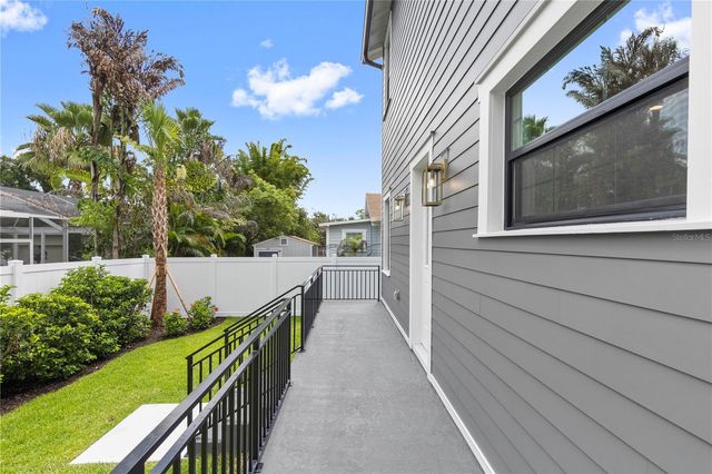 413 W PARIS STREET, Tampa, FL 33604