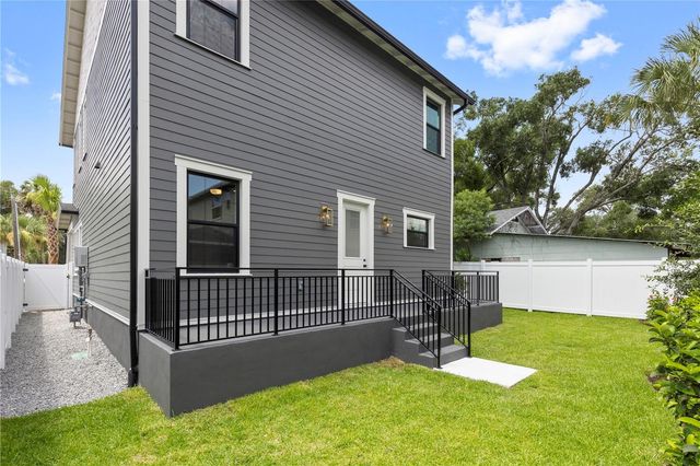 413 W PARIS STREET, Tampa, FL 33604