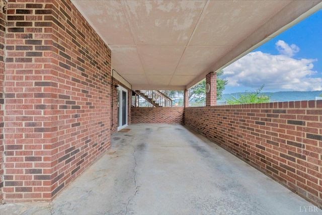 644 Knollwood Drive, Troutville, VA 24175