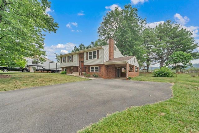 644 Knollwood Drive, Troutville, VA 24175
