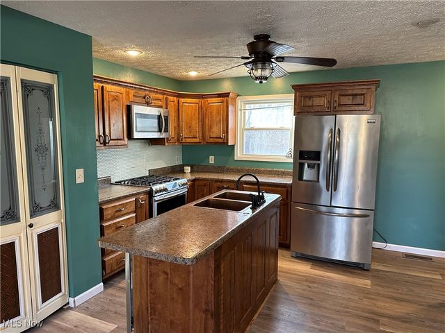 7 Fox Hill Terrace, Parkersburg, WV 26104