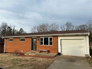 7 Fox Hill Terrace, Parkersburg, WV 26104