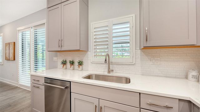 2554 FLOYD STREET, Sarasota, FL 34239