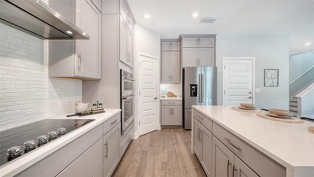 2554 FLOYD STREET, Sarasota, FL 34239