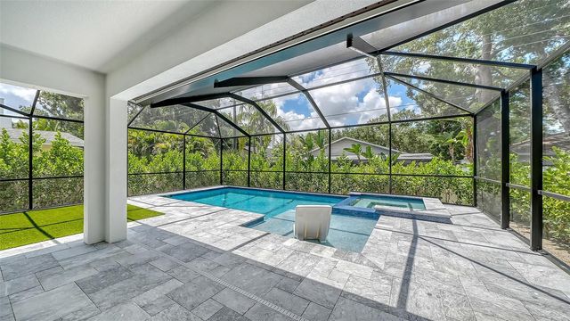 2554 FLOYD STREET, Sarasota, FL 34239