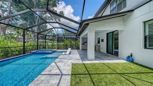 2554 FLOYD STREET, Sarasota, FL 34239