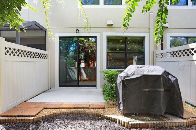 11722 CROWNED SPARROW LANE, Tampa, FL 33626