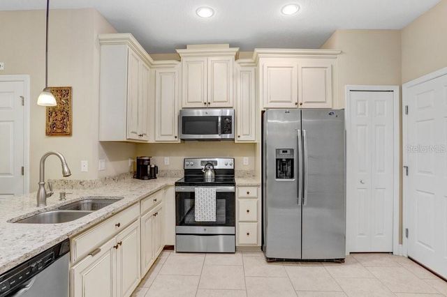 11722 CROWNED SPARROW LANE, Tampa, FL 33626