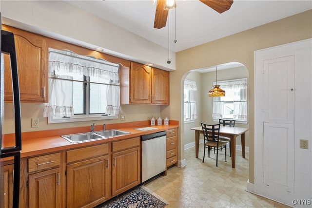 200 Milford Drive West, Syracuse, NY 13206