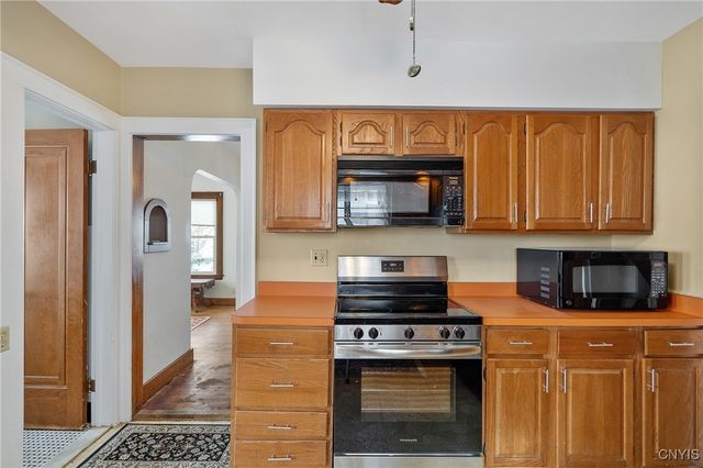 200 Milford Drive West, Syracuse, NY 13206