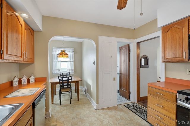 200 Milford Drive West, Syracuse, NY 13206