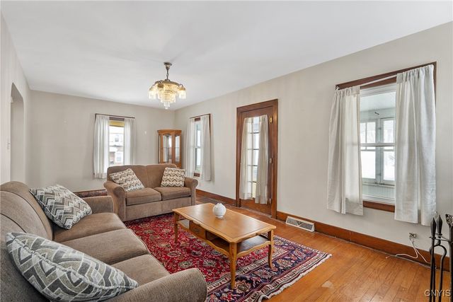 200 Milford Drive West, Syracuse, NY 13206