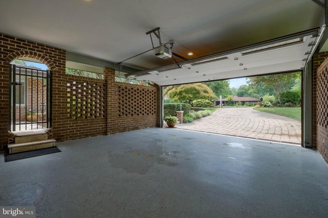6952 KYLEAKIN CT, Mclean, VA 22101