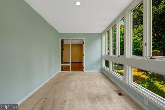 6952 KYLEAKIN CT, Mclean, VA 22101