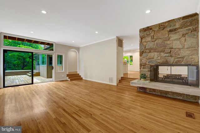 6952 KYLEAKIN CT, Mclean, VA 22101
