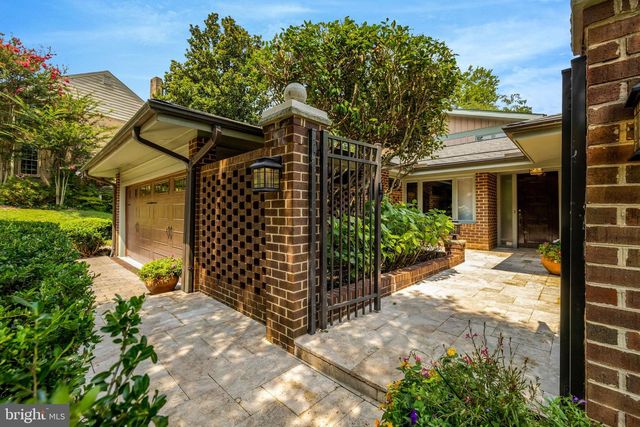 6952 KYLEAKIN CT, Mclean, VA 22101