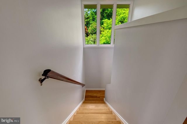 6952 KYLEAKIN CT, Mclean, VA 22101