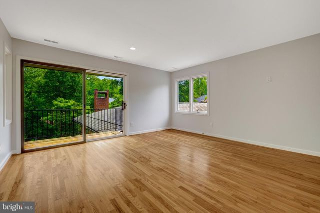 6952 KYLEAKIN CT, Mclean, VA 22101