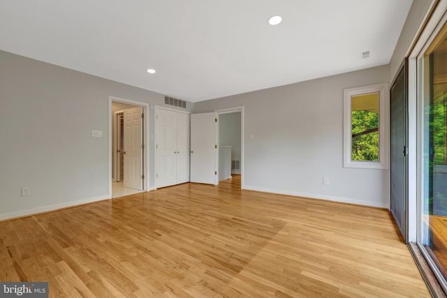6952 KYLEAKIN CT, Mclean, VA 22101