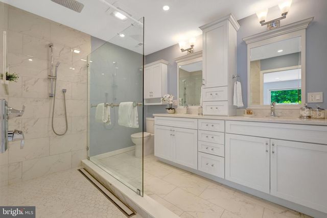 6952 KYLEAKIN CT, Mclean, VA 22101