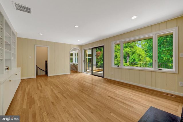 6952 KYLEAKIN CT, Mclean, VA 22101
