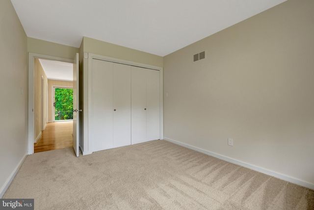 6952 KYLEAKIN CT, Mclean, VA 22101