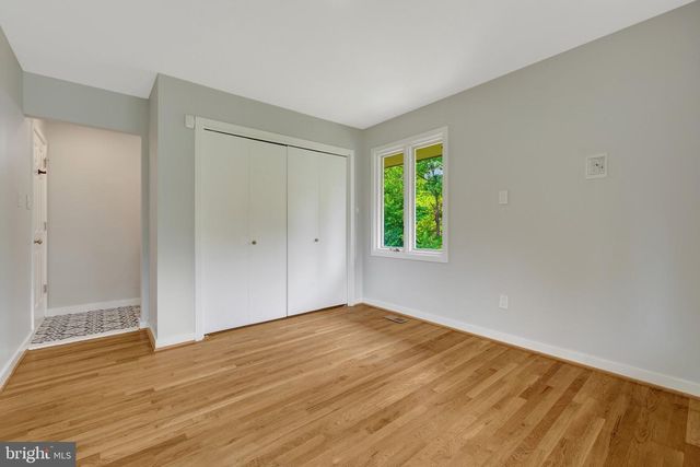 6952 KYLEAKIN CT, Mclean, VA 22101