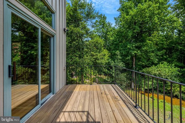 6952 KYLEAKIN CT, Mclean, VA 22101