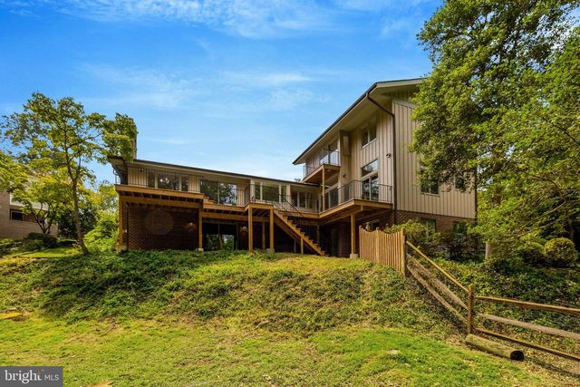 6952 KYLEAKIN CT, Mclean, VA 22101