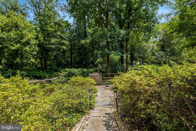 6952 KYLEAKIN CT, Mclean, VA 22101