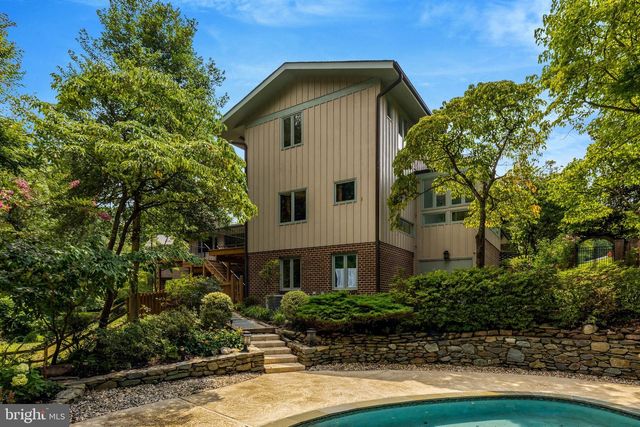 6952 KYLEAKIN CT, Mclean, VA 22101