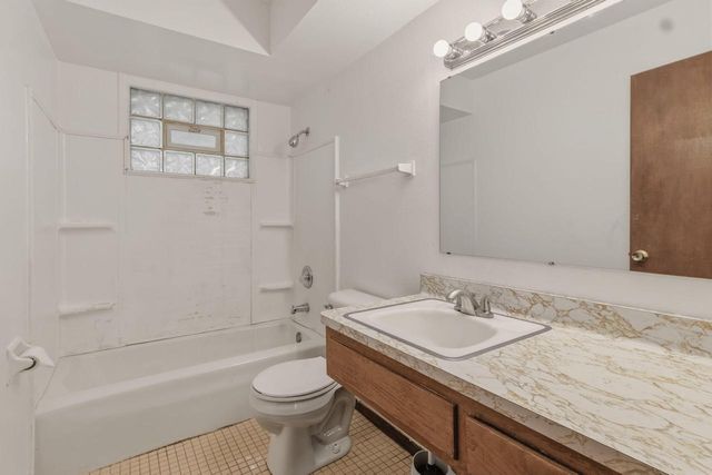 10501 W Silver Spring DRIVE, Milwaukee, WI 53225