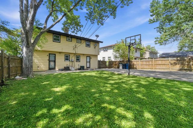 10501 W Silver Spring DRIVE, Milwaukee, WI 53225
