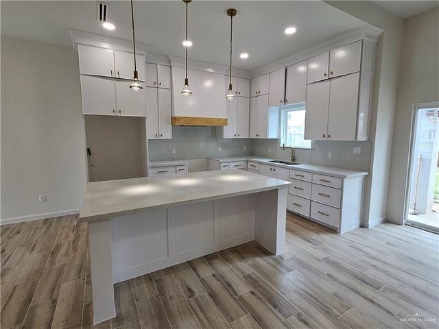 1008 W E Street, Mission, TX 78572