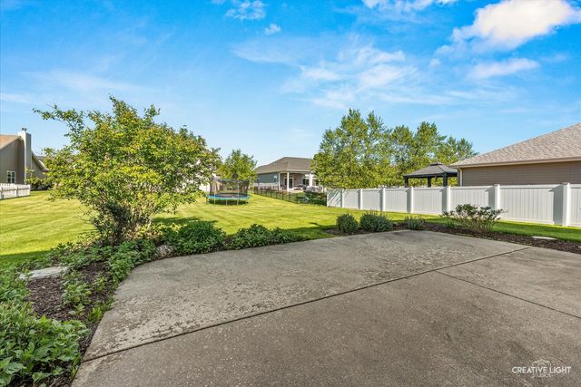 26424 S Ivy Lane, Channahon, IL 60410