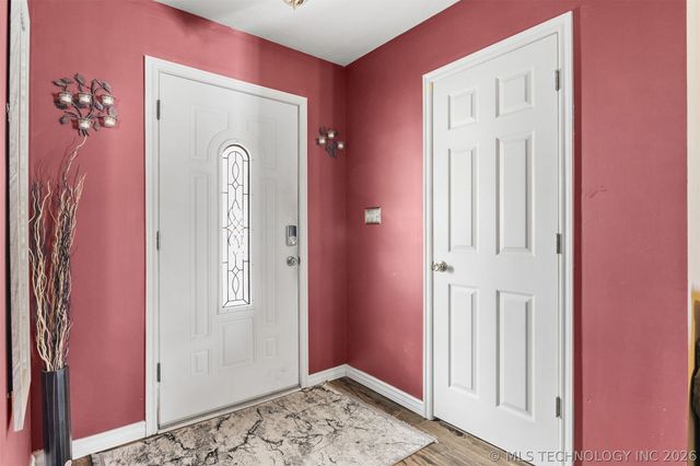 2114 S Javine Avenue, Skiatook, OK 74070